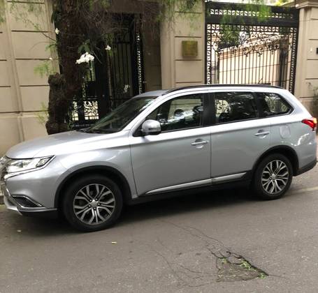 MITSUBISHI OUTLANDER 2.0 16V GASOLINA 4P AUTOMÁTICO MITSUBISHI OUTLANDER 2.0 16V GASOLINA 4P AUTOMÁTICO
